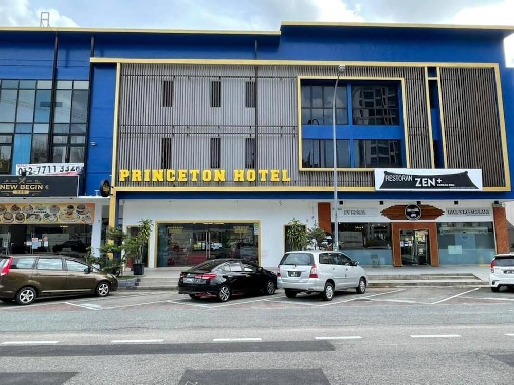 Hotel Zamburger Bukit Indah Johor Bahru Zewnętrze zdjęcie